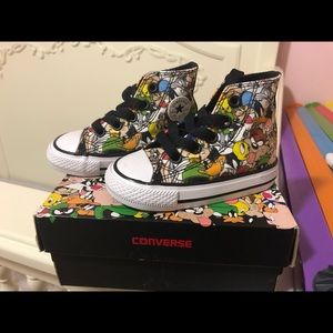 Looney Toons Converse